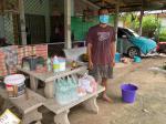 องค์การบริหารส่วนตำบลโคกยาง มอบถุงยังชีพแก่ผู้ได้รับคำสั่งกั