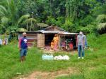 องค์การบริหารส่วนตำบลโคกยาง มอบถุงยังชีพแก่ผู้ได้รับคำสั่งกั